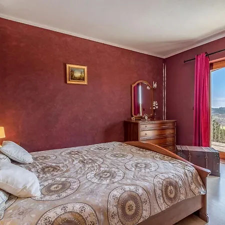 Mirna Comfortable Holiday Villa *